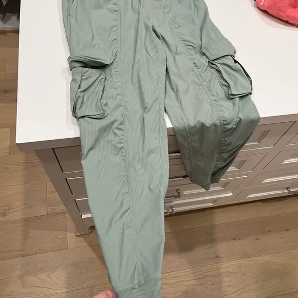 lululemon athletica Sage Cargo Pants - Picture 1 of 2